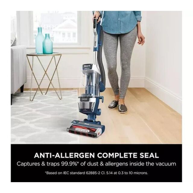 Shark AZ3000UKT Bagless Cleaner