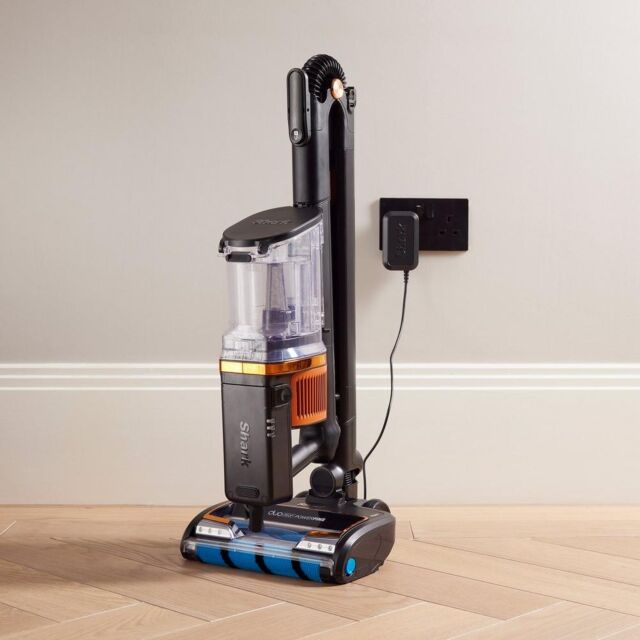 Shark IZ300UK Vacuum Cleaner